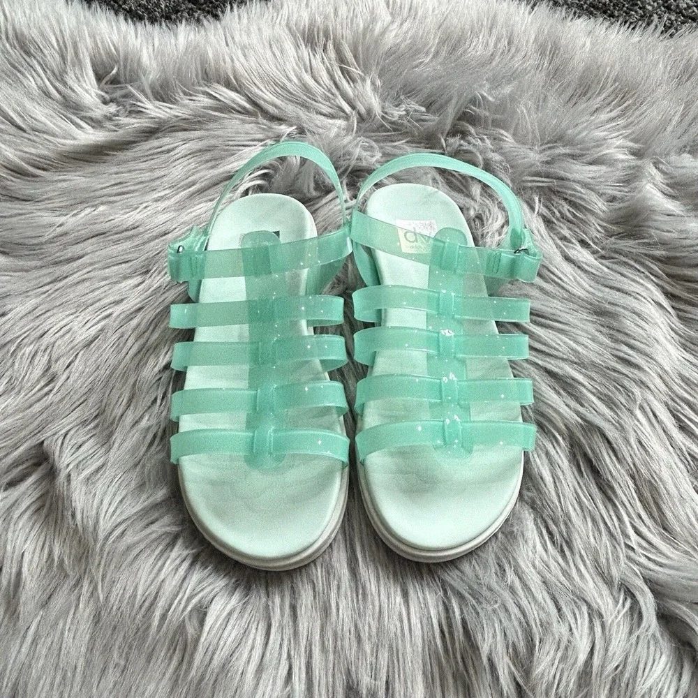 DV Dolce Vita Lumana Fisherman Girls Green Sandal‎ Size 1